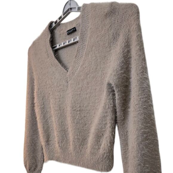 Emerson Lang Fuzzy Knit Sweater Women’s Large Beige V-Neck Soft Pullover - Picture 4 of 9